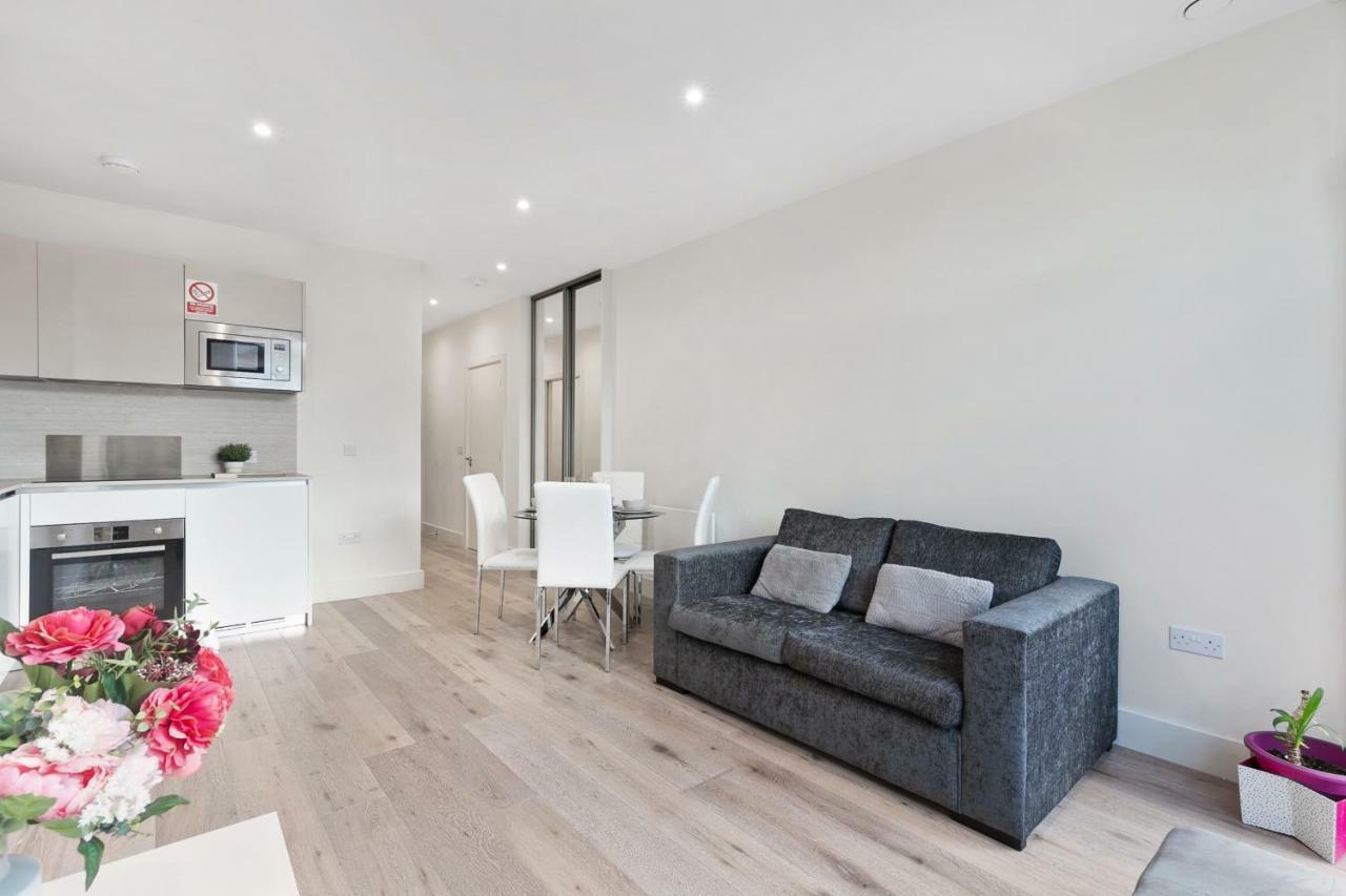 Mondial Apartments At Heathrow Harmondsworth Exterior foto