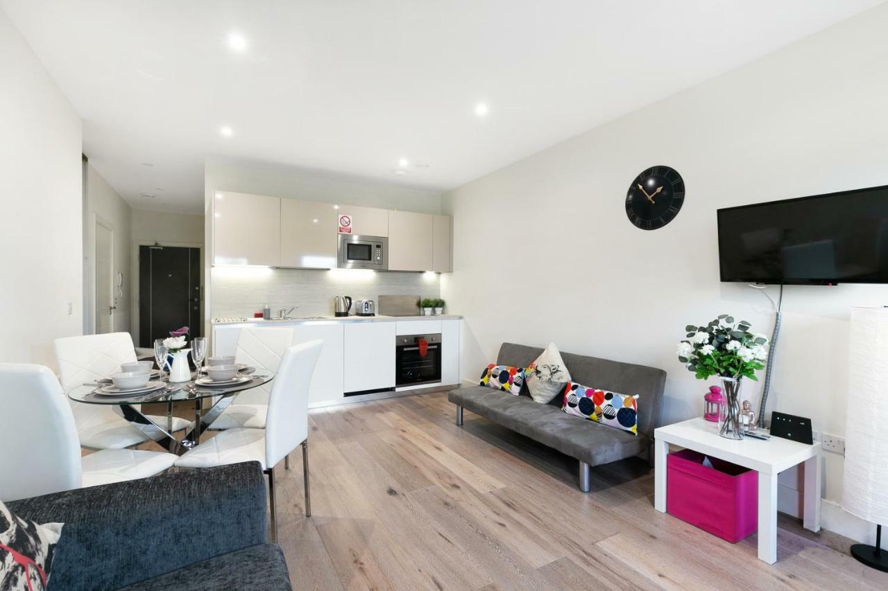 Mondial Apartments At Heathrow Harmondsworth Exterior foto